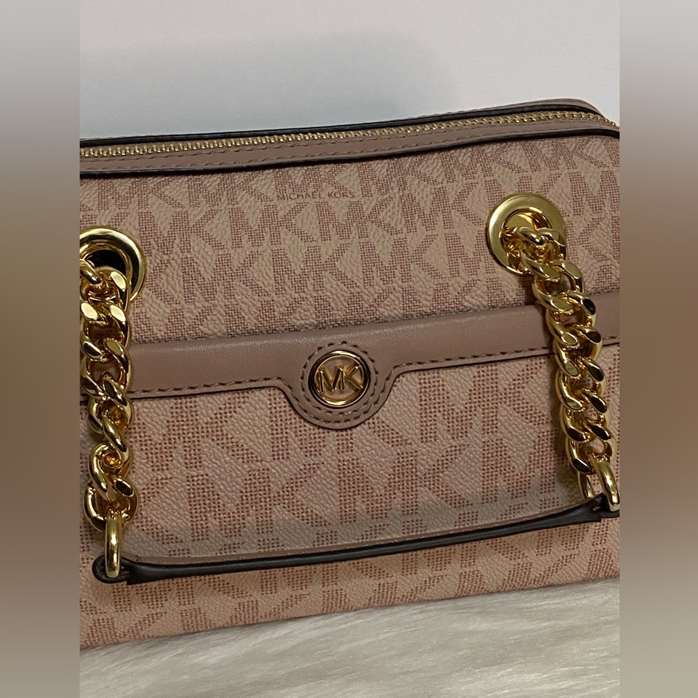 Michael Kors Small Blaire Duffle Crossbody Bag - Picture 2 of 9